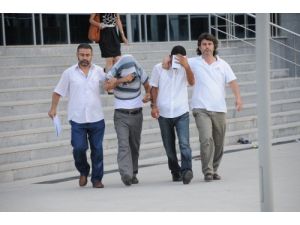 Dolmuşlarda Hırsızlık Yapan İki Kişi Suçüstü Yakalandı