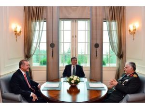 Cumhurbaşkanı Gül, Erdoğan Ve Özel İle Görüştü