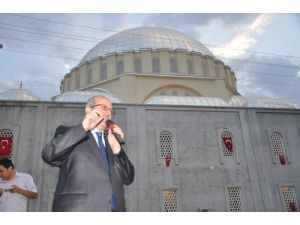 Kozan'da Yapılan 5 Bin Kişilik Hoca Ahmet Yesevi Camii İbadete Açıldı