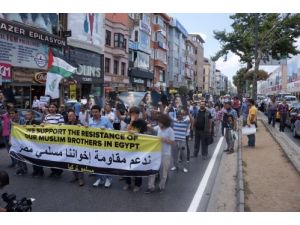 Cuma Çıkışı Mursi'ye Destek Eylemi