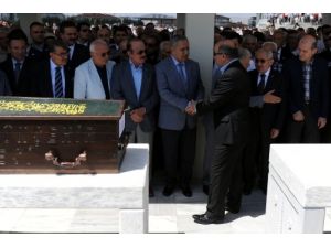 Hüseyin Çelik, Yeğenini Son Yolculuğuna Uğurladı