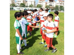 Muratpaşalı Sporculardan, Konyaaltılı Miniklere Kitap Hediyesi