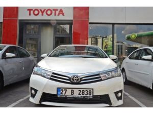 Yeni Corolla Dünyada İlk Kez Türkiye’deki Sahiplerine Teslim Edildi