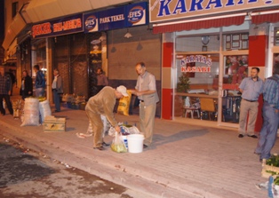 Sahurdan sonra pazara geliyorlar