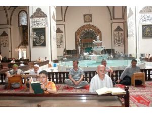 Bursa Ulu Cami'de Yerden Isıtma Sistemine Geçiliyor