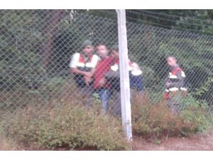 Hırsızlık Zanlıları 'Dur' İhtarına Uymayınca, Kovalamaca Yaşandı: 1 Yaralı