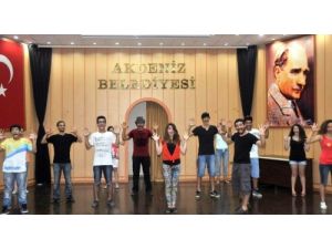 Akdeniz Belediyesi'nde Yaz Dönemi Ücretsiz Tiyatro Kursları Başladı