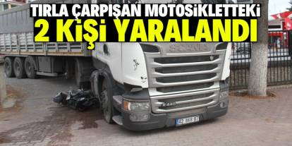 Beyşehir'de tırla çarpışan motosikletteki 2 kişi yaralandı