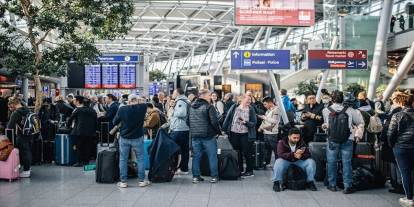 Frankfurt Havalimanı'nda 120 uçuş iptal edildi