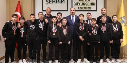 Altay'dan voleybolculara tebrik