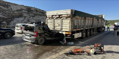 Feci kazada 1'i çocuk 5 kişi öldü