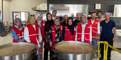 Kızılay Karatay Şubesi'nden 3000 kişiye aşure ikramı