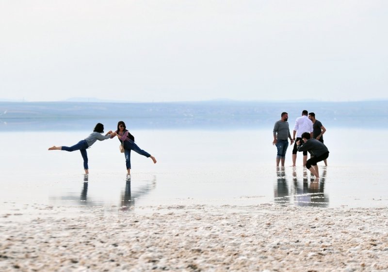Türkiye’nin beyaz cenneti Tuz Gölü’ne yoğun ilgi