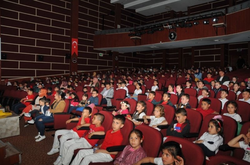Akşehir Belediyesinden çocuklara 23 Nisan sürprizi