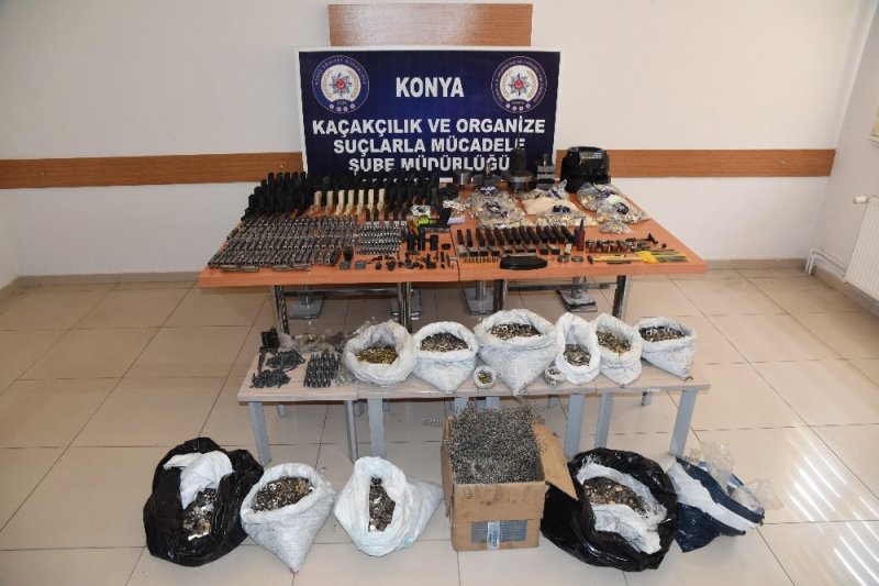 Konya’da kaçak tabanca ve sahte madeni euro operasyonu