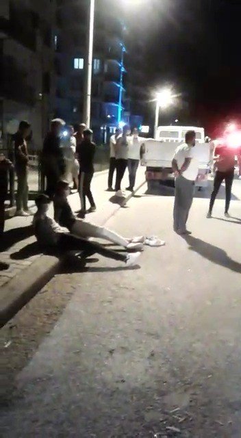 Komşuların kavgasında 3 kişi yaralandı