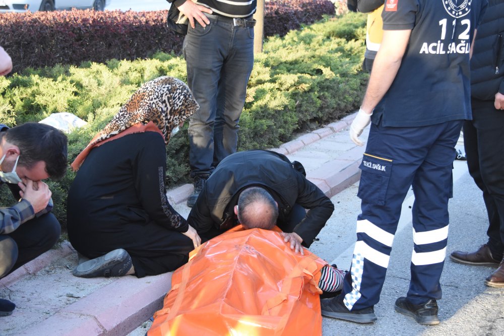 Konya'da motosikletin çarptığı kadın ile 6 yaşındaki ...