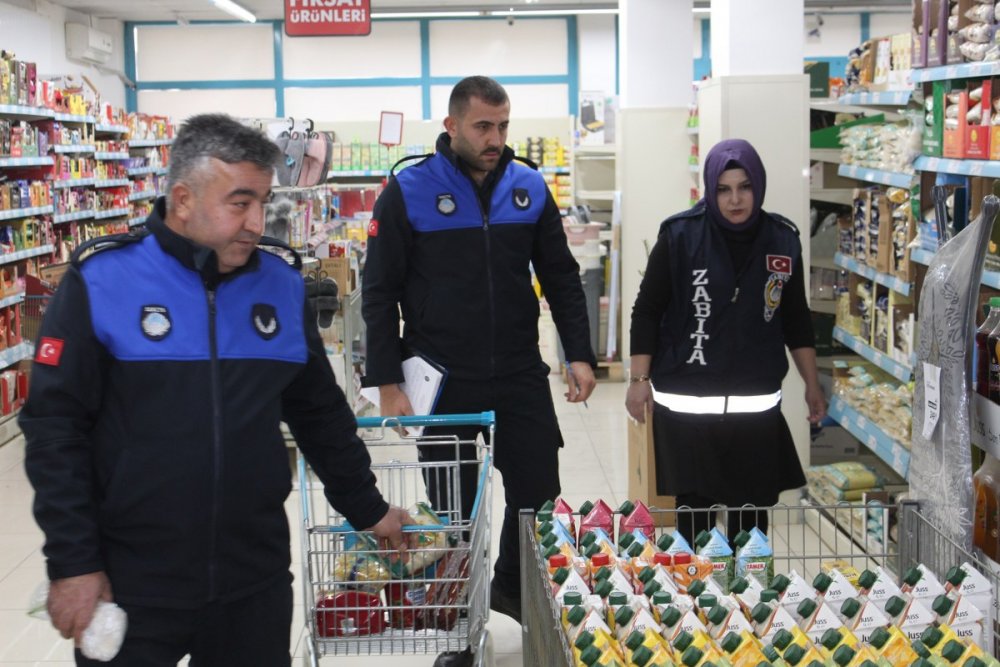 aa-20221212-29717105-29717100-yunakta-marketlerde-denetim-yapildi-1200x800.jpg