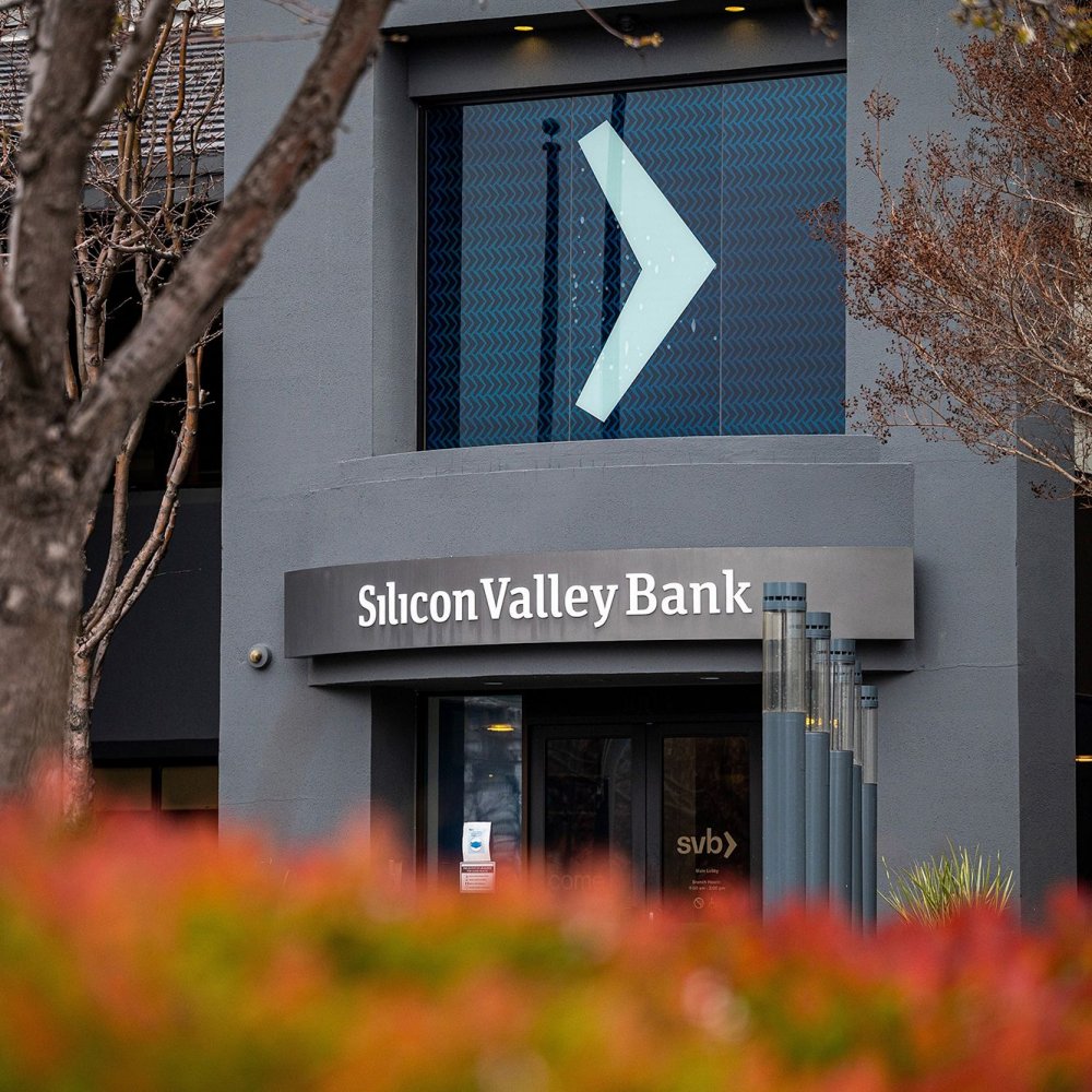 230310082842-svb-silicon-valley-bank-0309-restricted.jpg