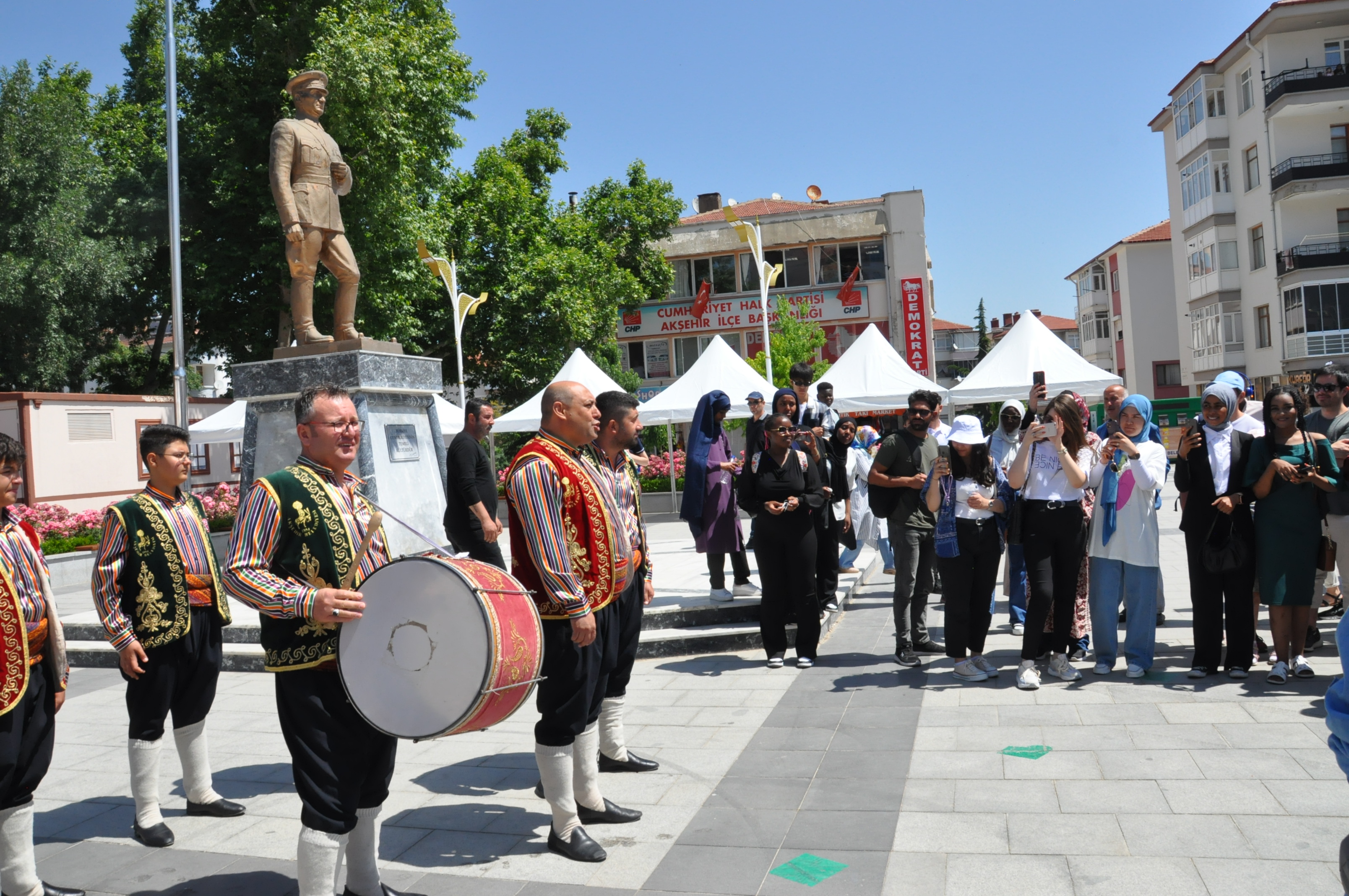 aa-20230705-31597904-31597903-64-uluslararasi-aksehir-nasreddin-hoca-senlikleri-tellallarin-halki-etkinliklere-daveti-ile-basladi.jpg