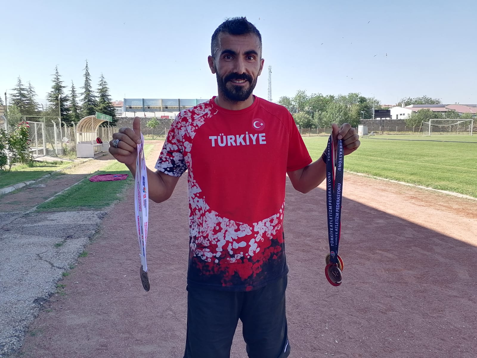 aa-20230713-31668263-31668258-ailesinin-engellemelerine-ragmen-sporu-birakmayan-milli-atlet-89-kez-milli-forma-giydi.jpg