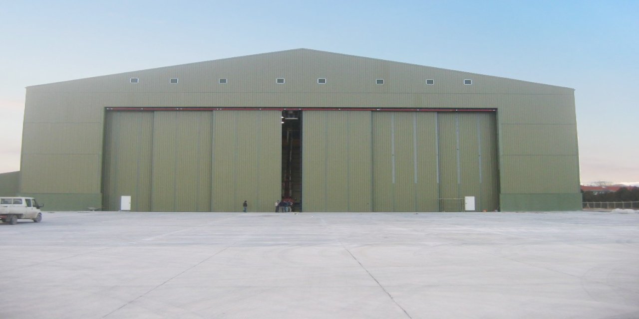 hangar-1.jpg