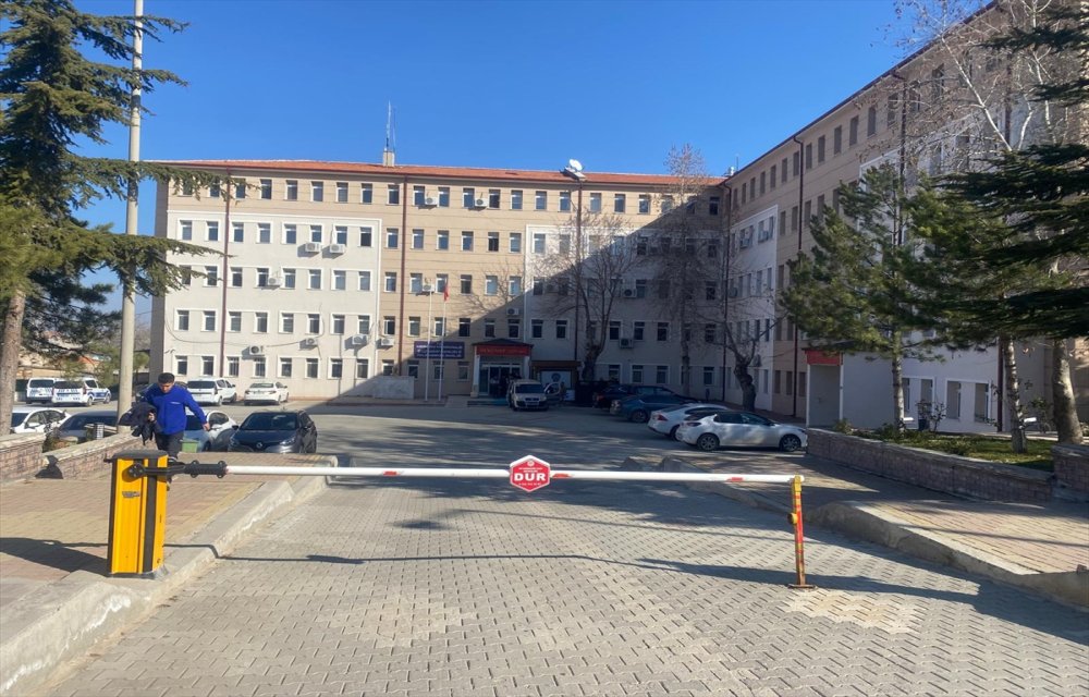 aa-20250203-36941441-36941440-kadinhaninda-kaymakamlik-belediye-ve-adliye-binalari-bosaltiliyor.jpg