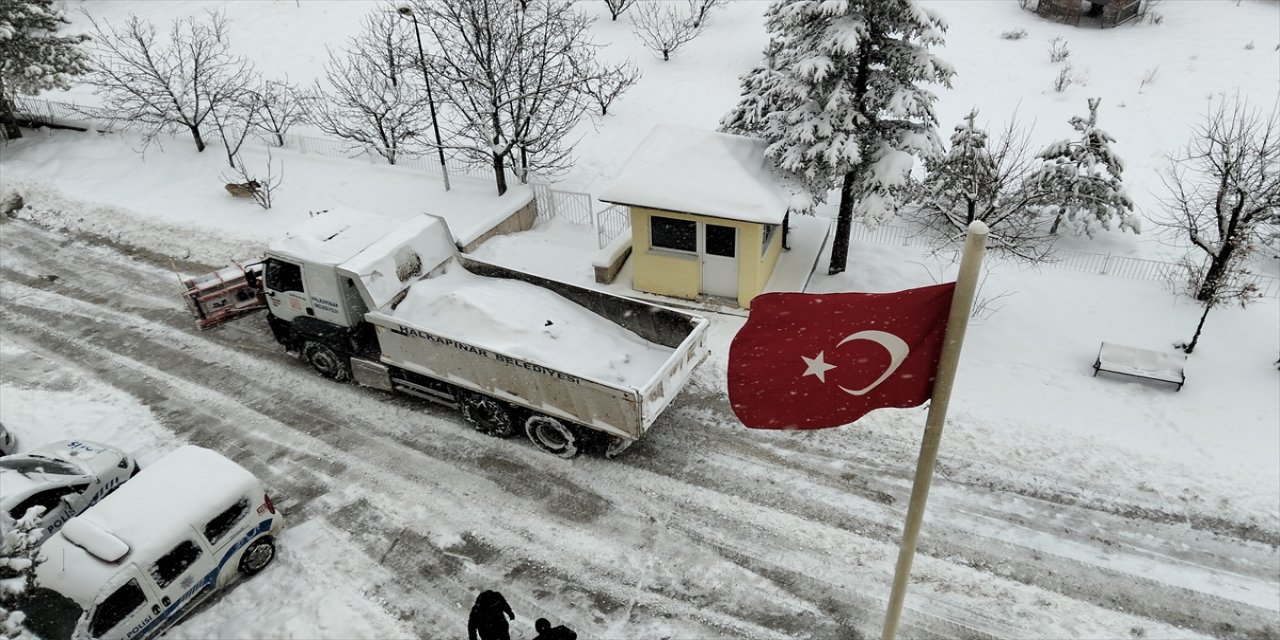 aa-20250214-37051317-37051309-halkapinar-belediyesinde-kar-temizleme-mesaisi.jpg