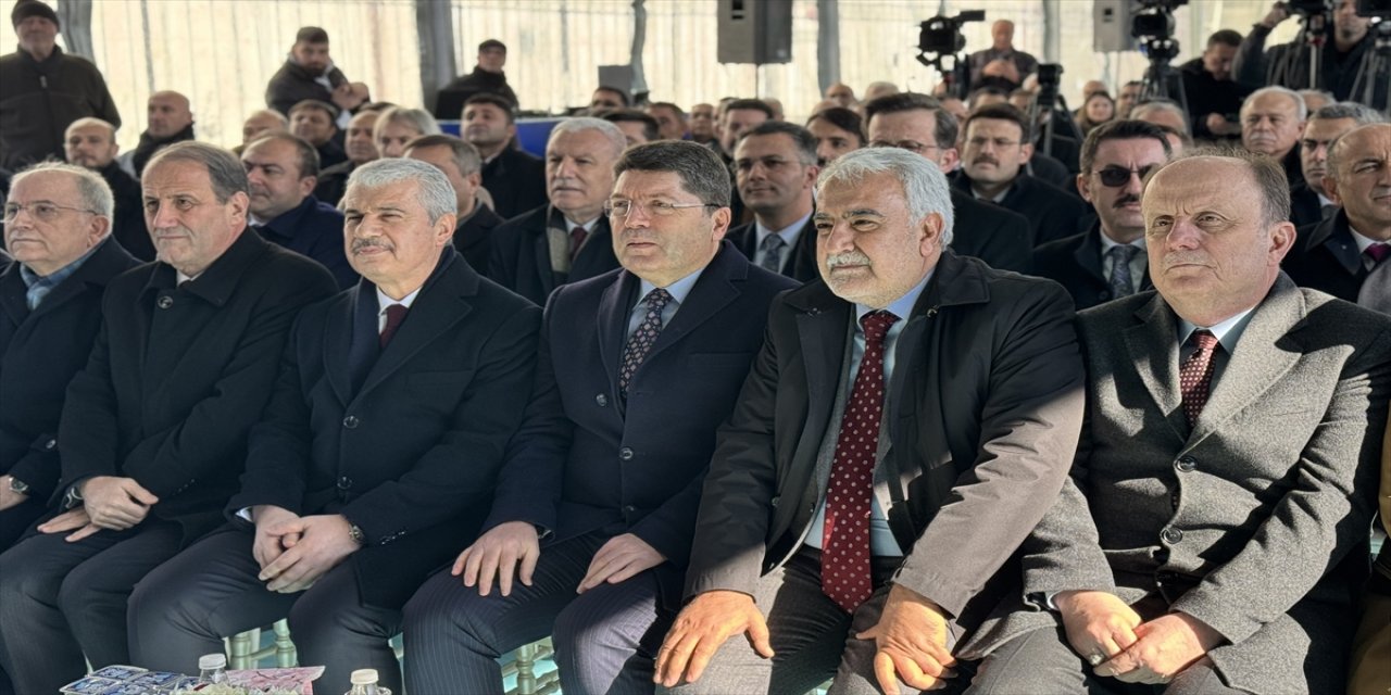 aa-20250221-37121512-37121510-adalet-bakani-tunc-kulu-adalet-sarayi-acilis-torenine-katildi.jpg