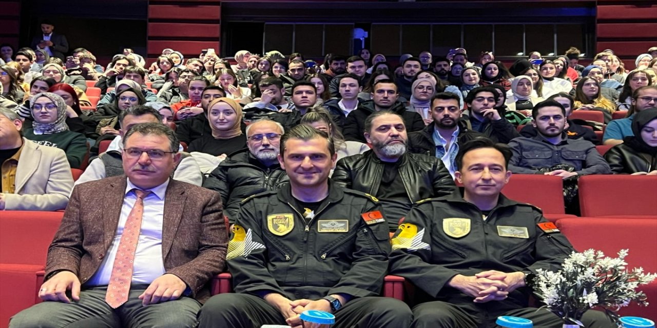 aa-20250221-37125414-37125413-soloturk-pilotlari-ikaf25-te-genclerle-bulustu.jpg