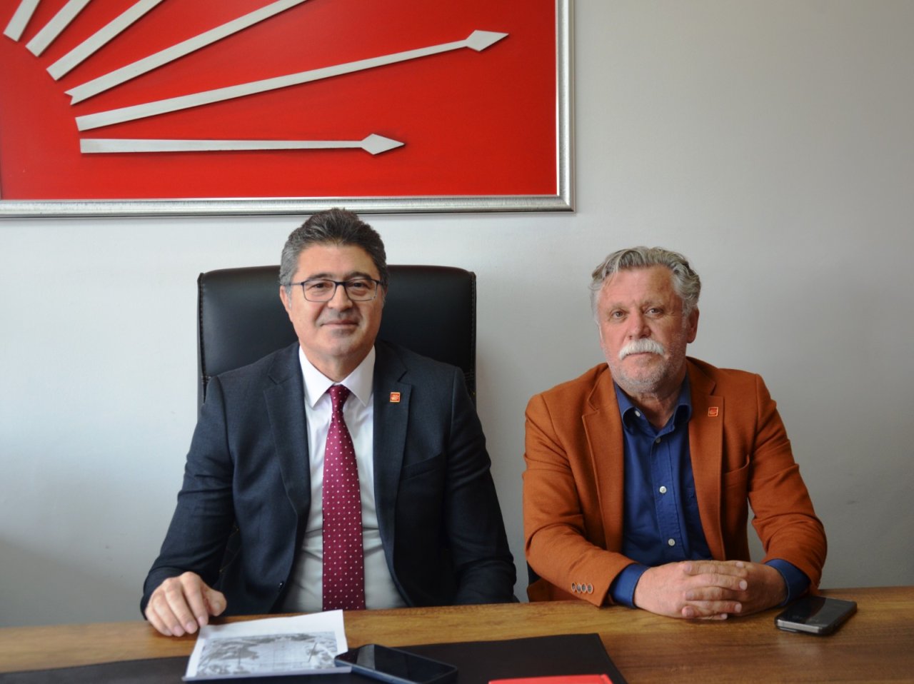 chp-orgutlenmeden-sorumlu-genel-baskan-yardimcisi-ve-balikesir-milletvekili-ensar-aytekin-konya-il-baskani-bekir-yaman-birlikte.jpg