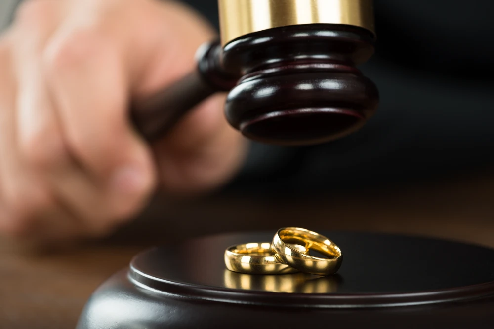 bigstock-divorce-judge-hitting-gavel-on-108860543-001.webp