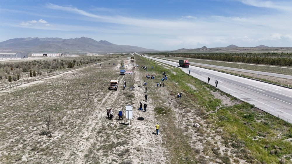 aa-20250509-37898065-37898059-konyada-orman-benim-etkinligiyle-cevre-temizligi-yapildi.jpg
