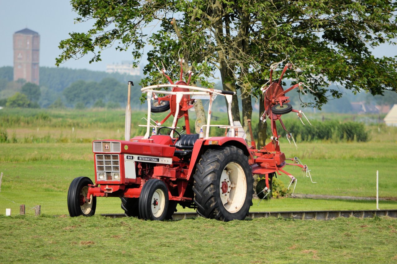tractor-1436271716d9m.jpg