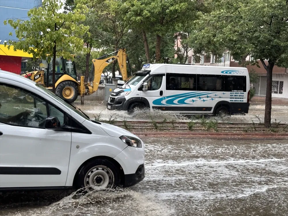 aa-20250614-38278149-38278145-konyada-saganak-ve-dolu-hayati-olumsuz-etkiledi.webp