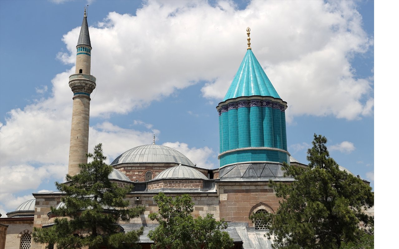aa-20250623-38362129-38362127-cini-ustasi-arkeologun-imza-eseri-kubbei-hadra-oldu.jpg