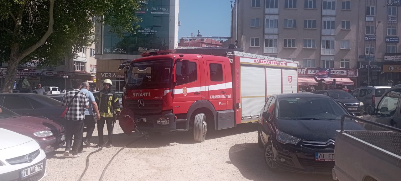 aa-20250624-38377958-38377956-karamanda-otomobildeki-cep-telefonu-bataryasi-yangin-cikardi.jpg