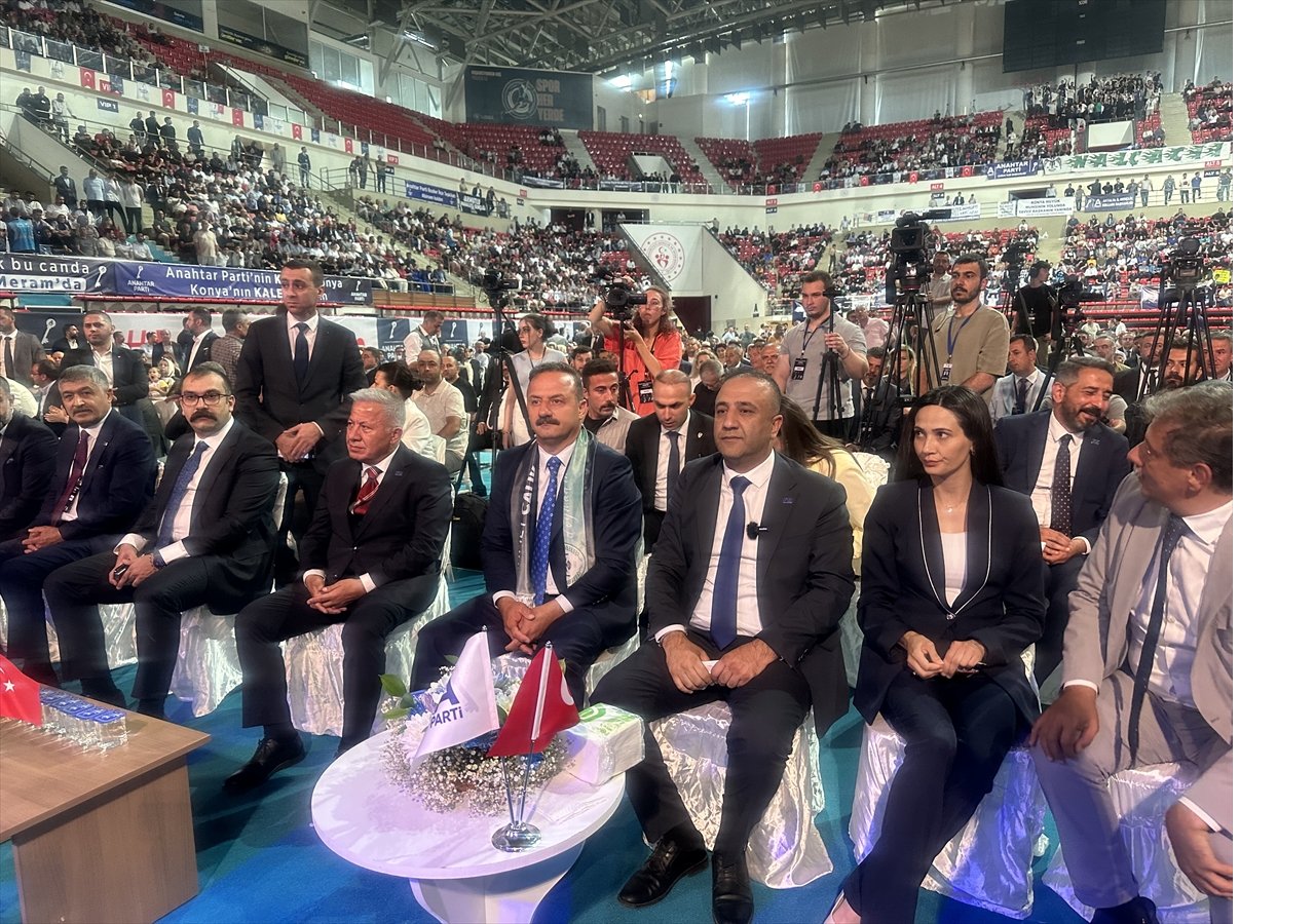 aa-20250629-38421440-38421434-anahtar-parti-genel-baskani-agiralioglu-konyada-vatandaslarla-bulustu.jpg