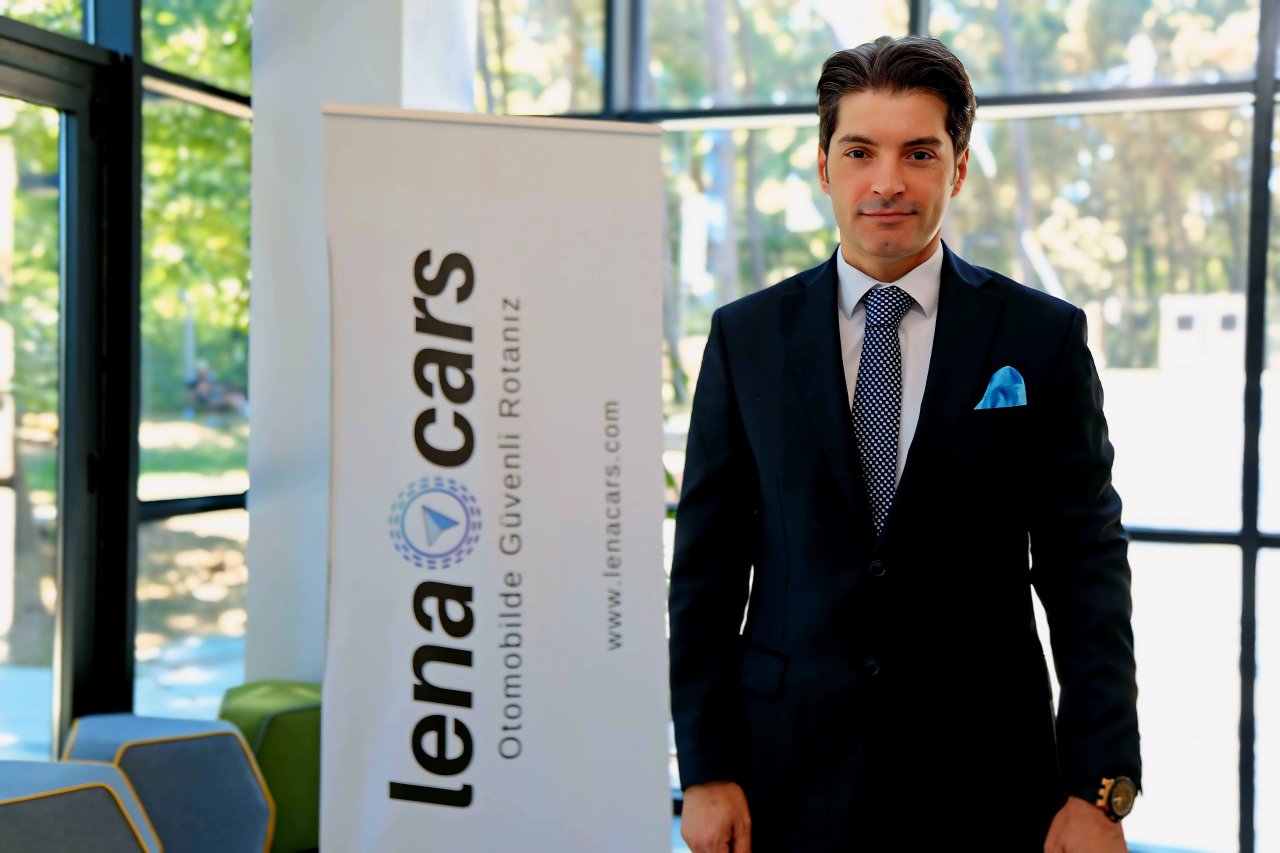 lenacars-genel-muduru-selcuk-nazik-22-1.jpg