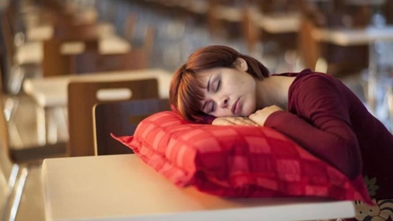 surekli-uyku-istegi-hastalik-belirtisi-olabilir-686780-5-1280x720.jpg