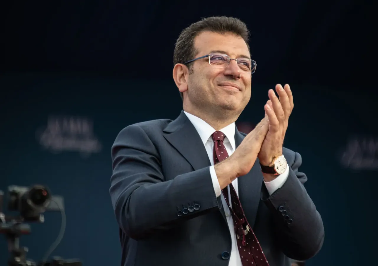 istanbul-mayor-ekrem-imamoglu-speaks-to-supporters-at-a-political-campaign-rally-in-the-maltepe-district-for-istanbul-turkey-may-6-2023.webp
