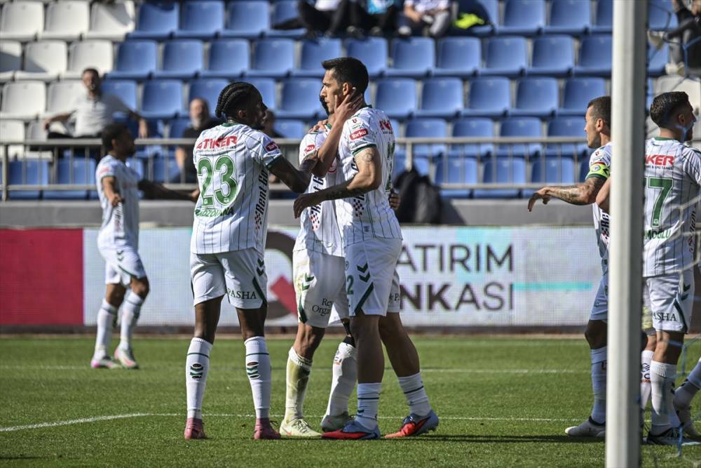 aa-20251005-39318152-39318148-kasimpasa-tumosan-konyaspor.jpg