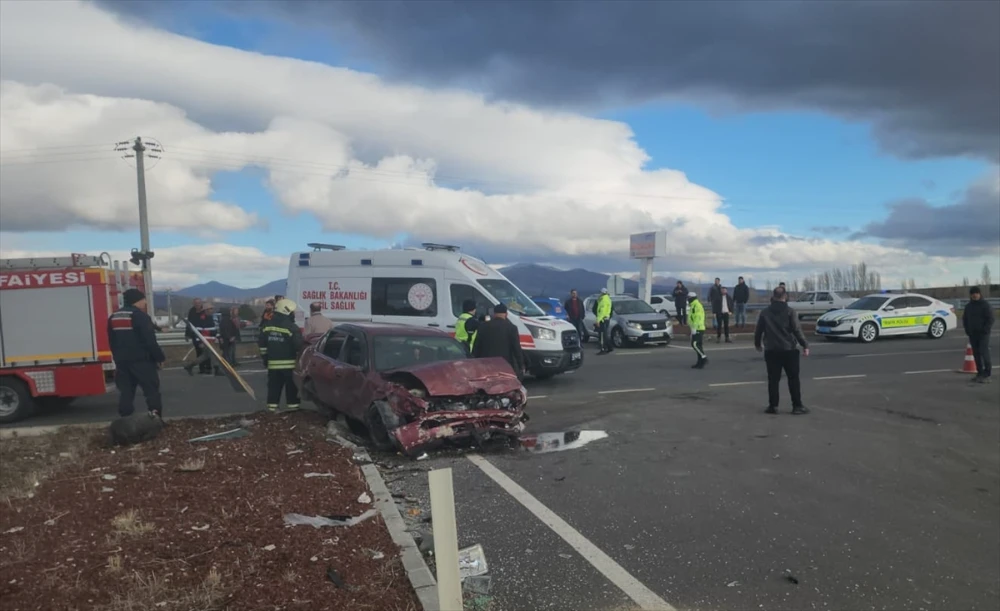aa-20260110-40217386-40217384-konyada-iki-otomobilin-carpistigi-kazada-1-kisi-oldu-1-kisi-yaralandi.webp