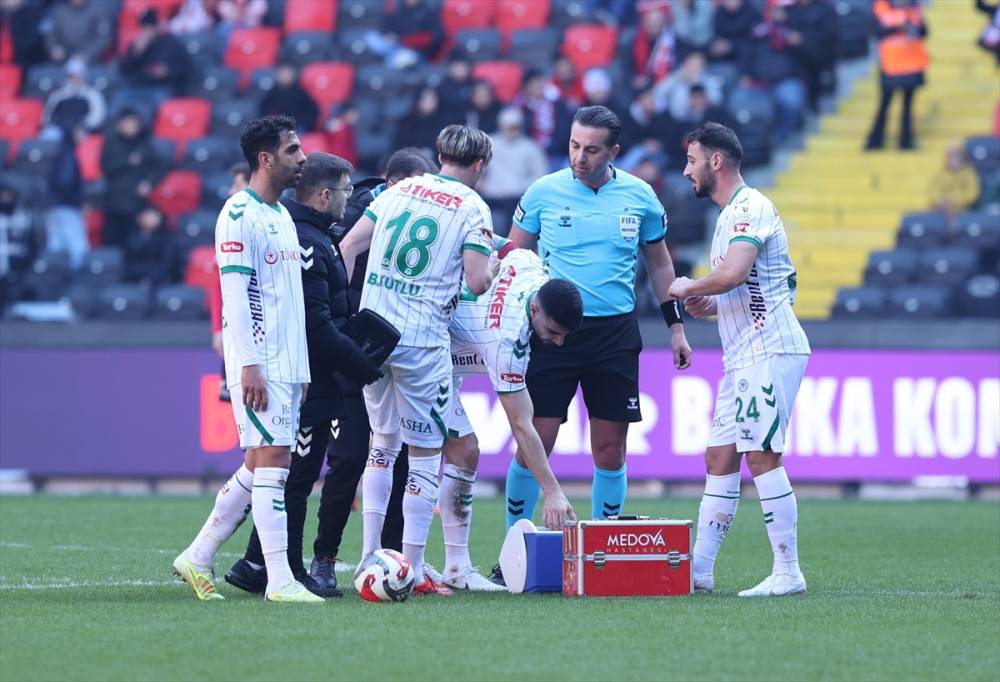 aa-20260125-40361702-40361698-gaziantep-fk-tumosan-konyaspor.jpg