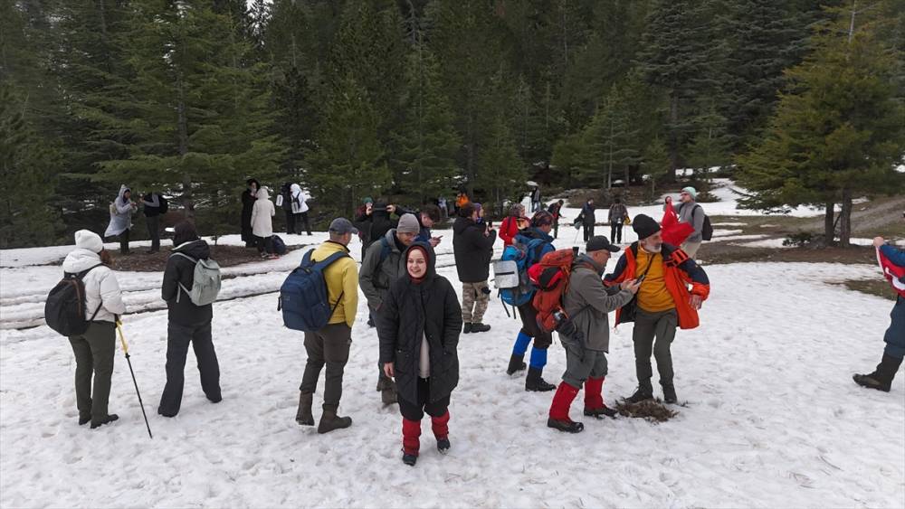 aa-20260209-40502310-40502309-beysehirde-doga-tutkunlari-kar-yuruyusu-yapti.jpg