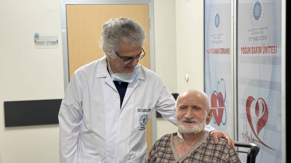 aa-20260221-40628756-40628755-konyada-82-yasindaki-hastaya-kucuk-kesiyle-hayat-kurtaran-kalp-ameliyati.jpg