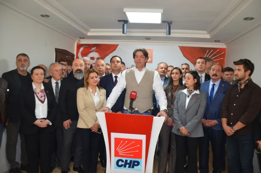 chp-tarim-ve-orman-golge-bakani-sencer-solakoglu-konusurken-foto.webp