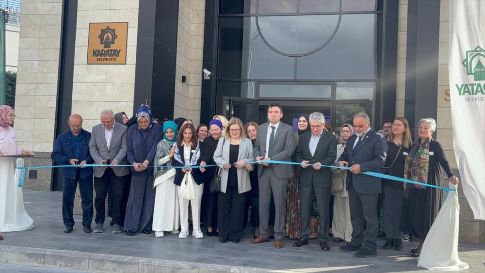 aa-20260511-41351819-41351814-tezhip-sanatcisi-mamure-oz-ve-ogrencilerinin-eserleri-konyada-sanatseverlerle-bulustu-001.jpg