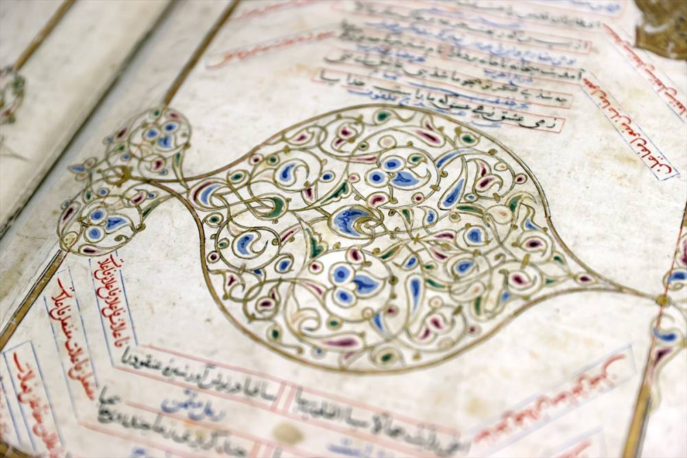 aa-20260512-41355006-41354994-mevlananin-unesco-dunya-bellegine-alinan-eserleri-ozel-kosullarda-korunuyor.jpg