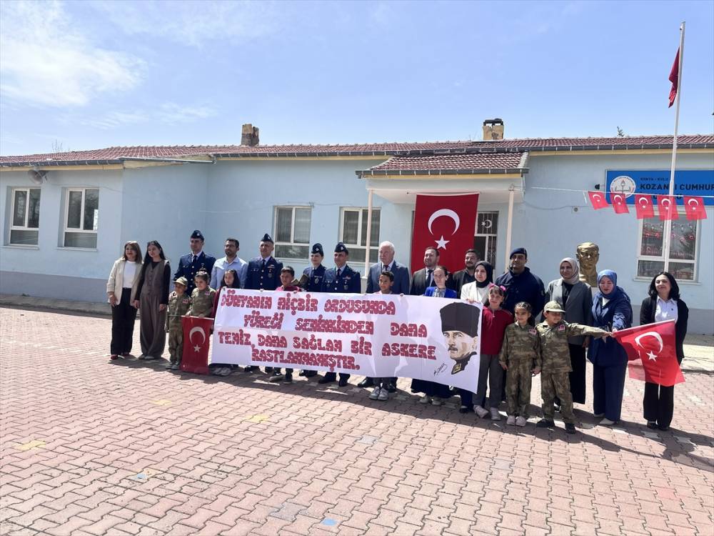 aa-20260513-41364513-41364504-konyada-ilk-mektuplarini-mehmetcige-yazan-ogrencilere-askerlerden-cevap-geldi-001.jpg